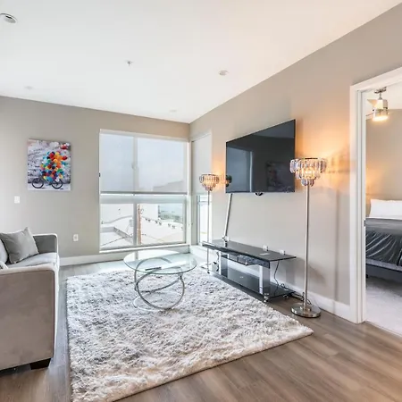 2Br New Construction Modern Luxury Views, Pool & Patio Apartamento
